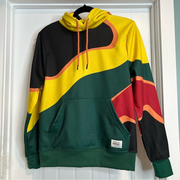 WESC Mike Topography Hoodie in Green & Yellow Abstract Stripe Print. Medium. - Picture 2 of 12